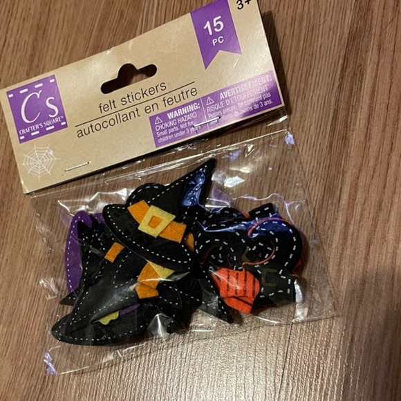 NWT Crafters Square Halloween Orange Witch Felt Stickers Qty 15 - Picture 1 of 3